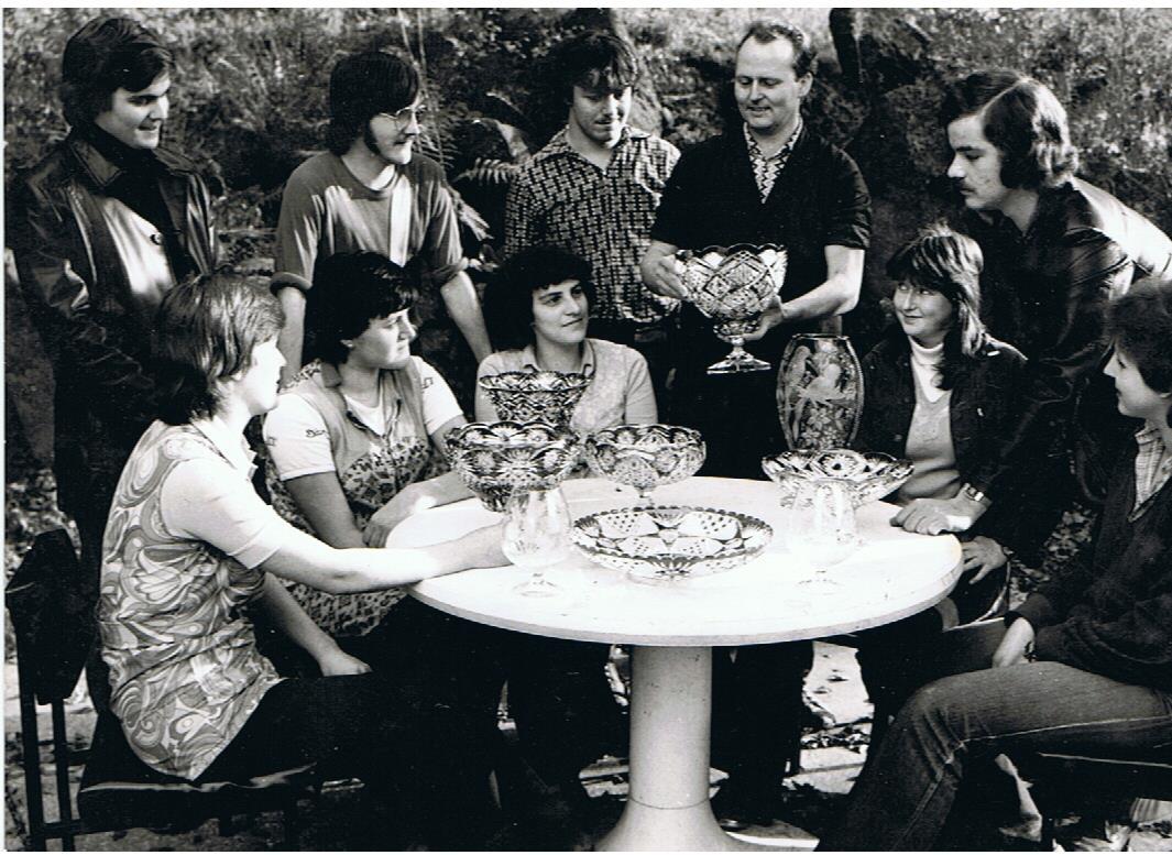 Lehrlinge des Jahrgangs 1980/1981 Lehrlinge des Jahrgangs 1980/1981