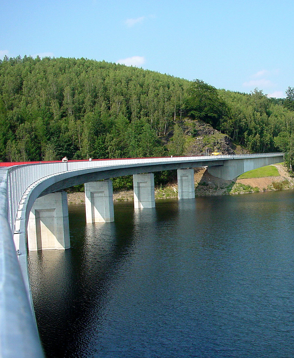 Brücke über Talsperre Rauschenbach Brücke über Talsperre Rauschenbach